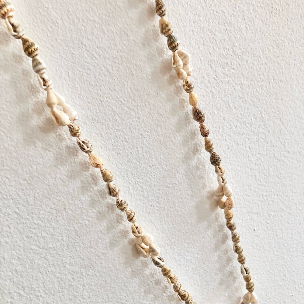 Vintage Shell Necklace - Picture 3 of 6